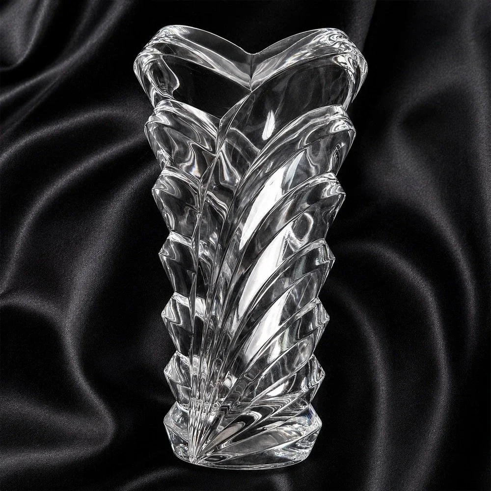 Mikasa Wyndham Art Deco Crystal Vase 9 Inch Clear Heart Shaped Rim Swirl Pattern